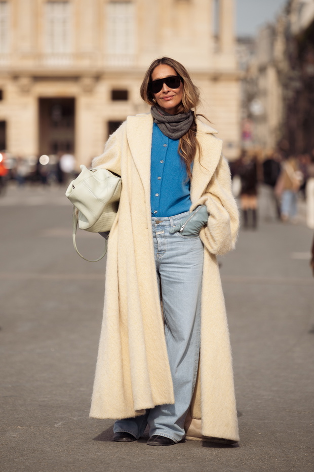Street Style - Paris Fashion Week - Womenswear Spring Summer 2026 - Day Three