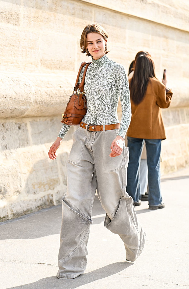 Street Style - Paris Fashion Week - Womenswear Spring Summer 2026 - Day Three