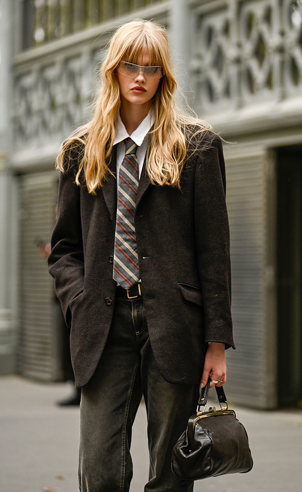 Street Style - Paris Fashion Week - Womenswear Spring Summer 2026 - Day Eight