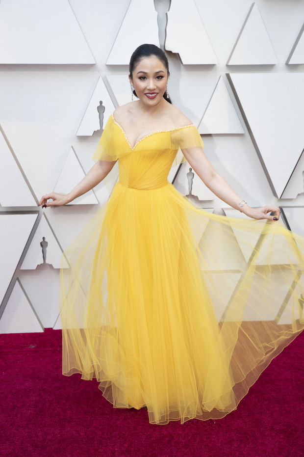 Oscary 2019: Constance Wu w kreacji Versace