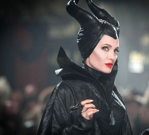 Mamy zwiastun filmu „Czarownica” 2 z Angeliną Jolie w roli głównej i znamy datę premiery