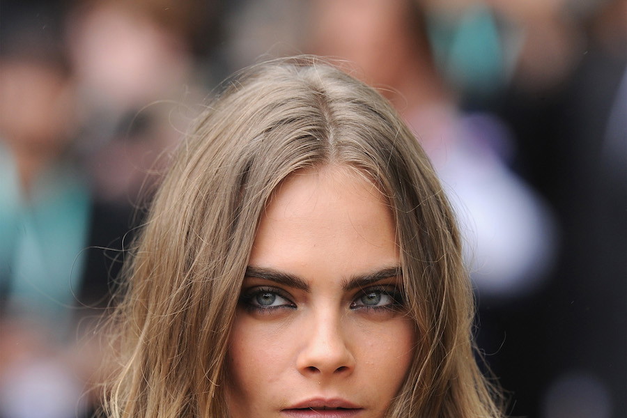 Trendy 2019: ciemny blond to jeden z ulubionych kolorów gwiazd