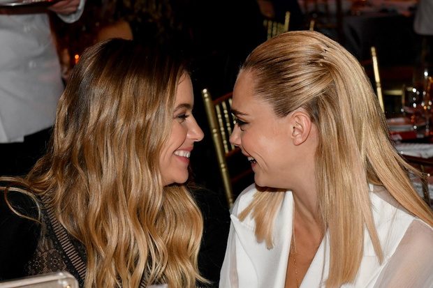 Cara Delevingne i Ashley Benson są razem! Dziewczyny nie szczędziły sobie czułości.