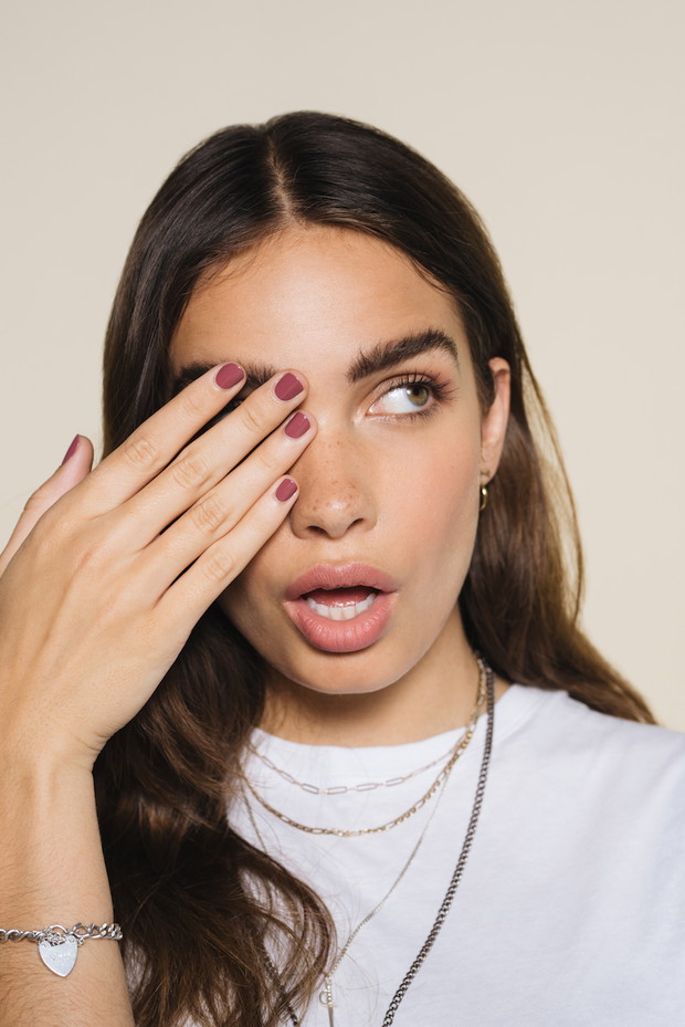 Hana Cross w kampanii Bershka Beauty