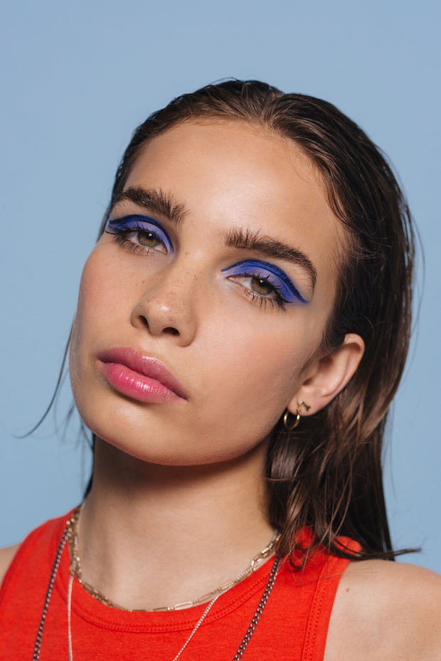 Hana Cross w kampanii Bershka Beauty