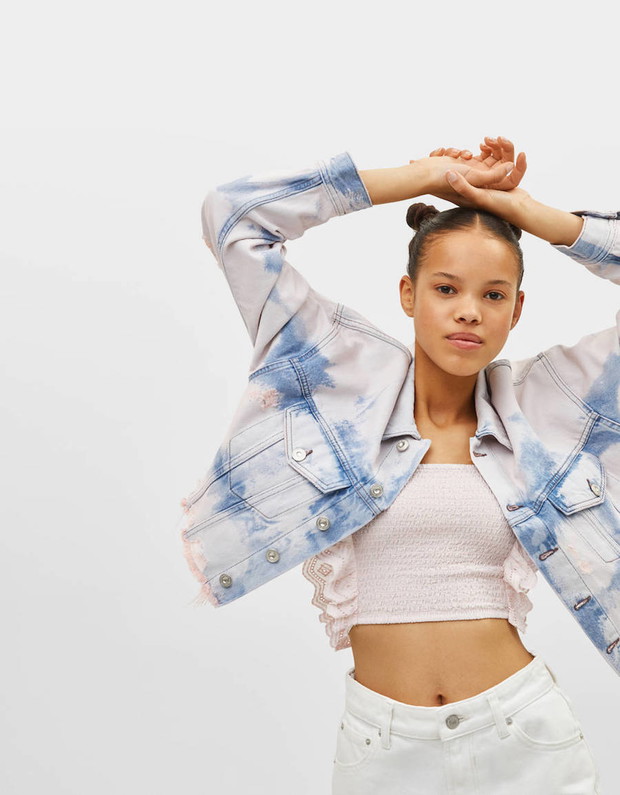 Kurtka jeansowa tie dye Bershka, 199 zł