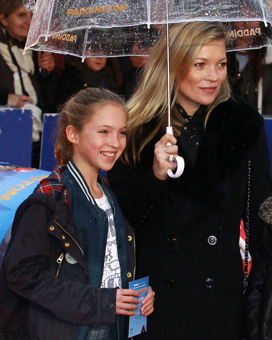 Córka Kate Moss ma już 17 lat! Lila Moss towarzyszyła mamie na ślubie Marca Jacobsa. Podobne?