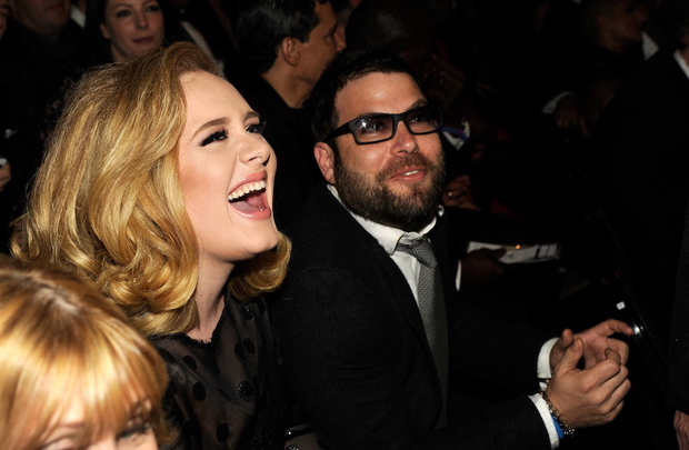 Adele i Simon Konecki zaczęli spotykać się w 2011 roku. W 2012 roku na świat przyszedł ich syn, a w 2016 roku postanowili się pobrać.
