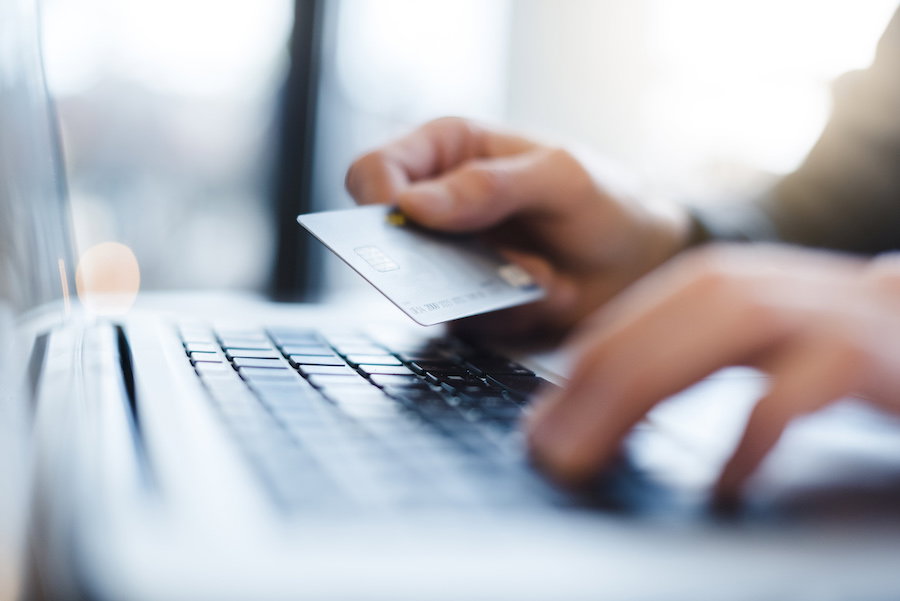 Apple zapowiada swoją kartę płatniczą Apple Card. Bez daty ważności i wykonaną z... tytanu!