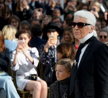 Karl Lagerfeld nie żyje. Oto najważniejsze fakty z życia wybitnego projektanta mody