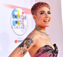 Halsey wyznała w programie „Saturday Night Live” , że G-Eazy ją zdradzał. Zrobiła to w nietypowy sposób