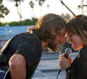Lady Gaga i Bradley Cooper po raz pierwszy zaśpiewali „Shallow” na żywo!