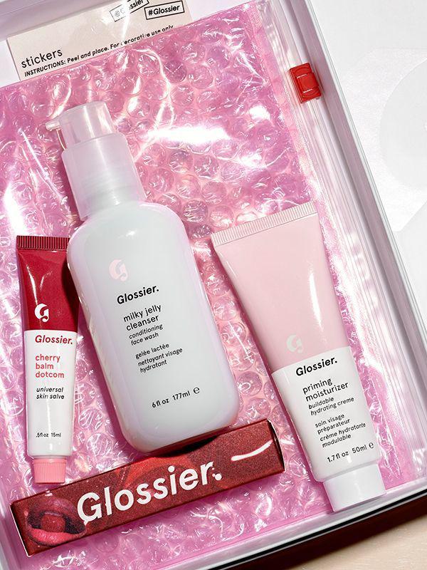 Glossier: produkty, które są bestsellerami i rekomendują je internauci