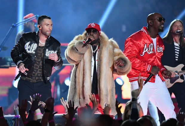 Na scenę podczas halftime show dołączył do zespołu raper Big Boi.