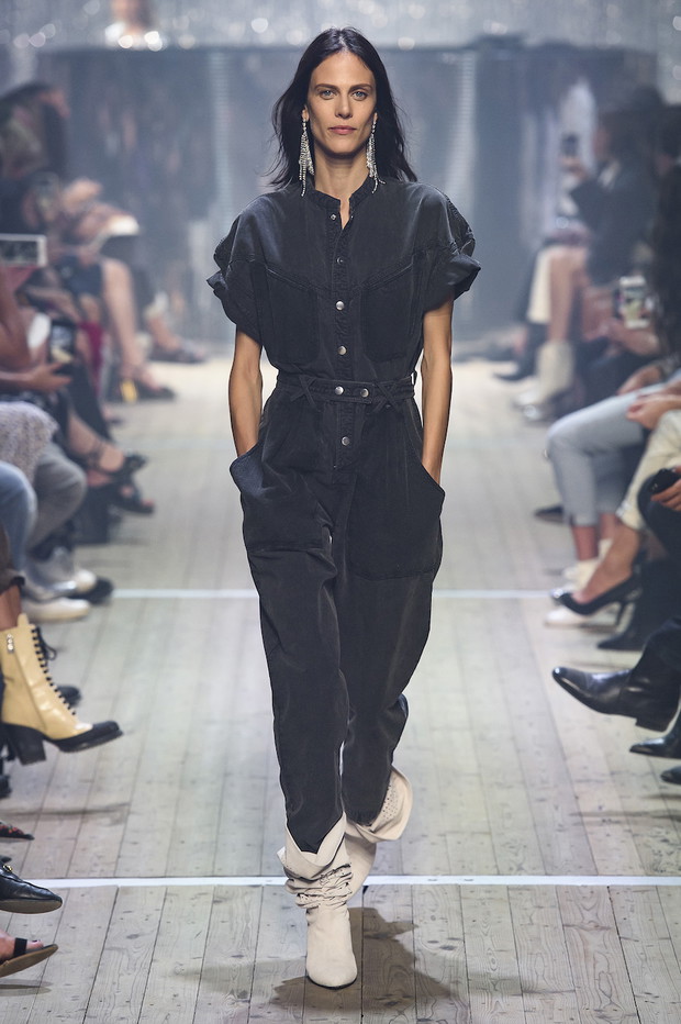 Trendy 2019 – roboczy kombinezon