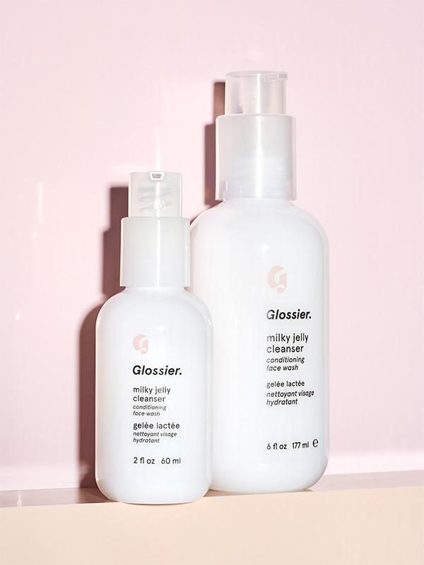 Żel do mycia twarzy Milky Jelly Cleanser Glossier, ok. 70 zł / 177 ml
