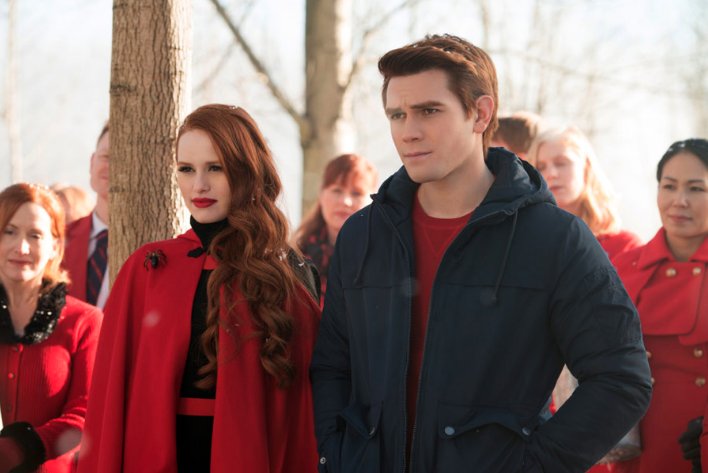 Riverdale 3: bohaterowie wcielą się w swoich rodziców w odcinku „The Midnight Club” [ZDJĘCIA]