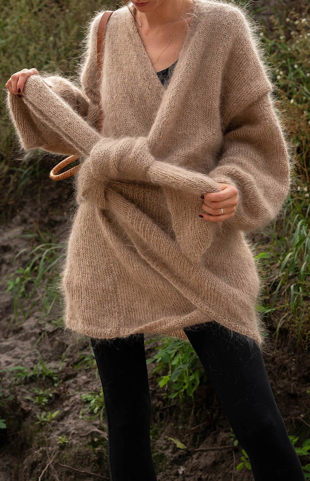 Sweter Big Knot Cardigan Roboty Ręczne, 1500 zł