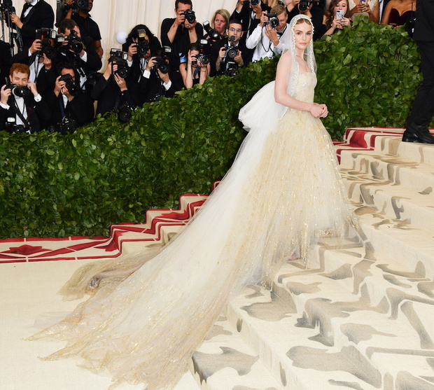 Met Gala 2018: Kate Bosworth ubrała suknię, która przypomina tę z jej własnego ślubu z Michaelem Polishem w 2013 roku
