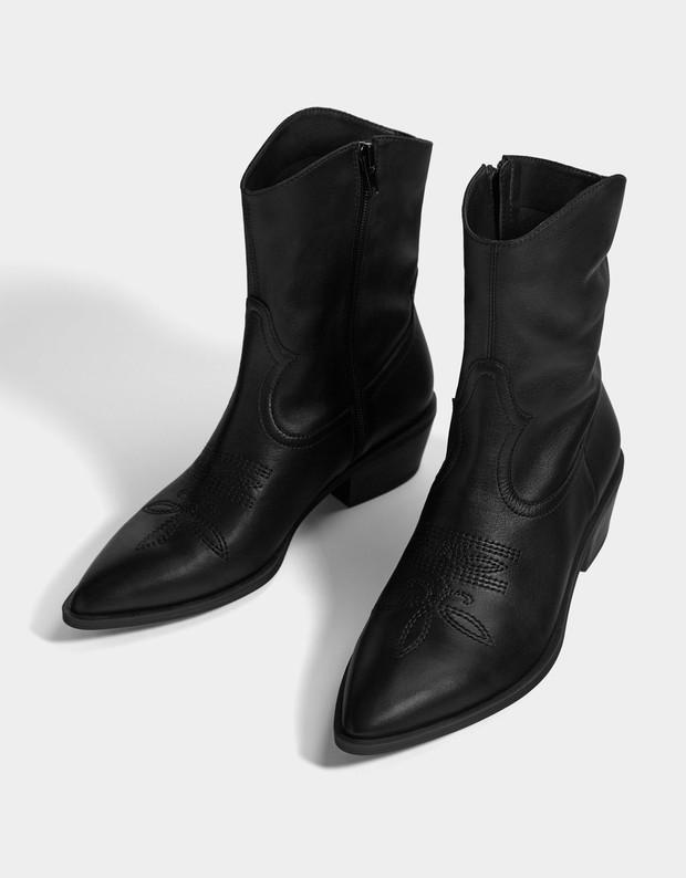 Kowbojki Bershka, 279 zł
