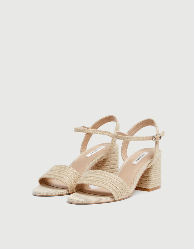 Sandałki na obcasie Pull&Bear, 139 zł
