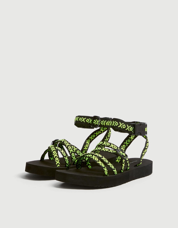 Sandały Pull&Bear, 99,90 zł