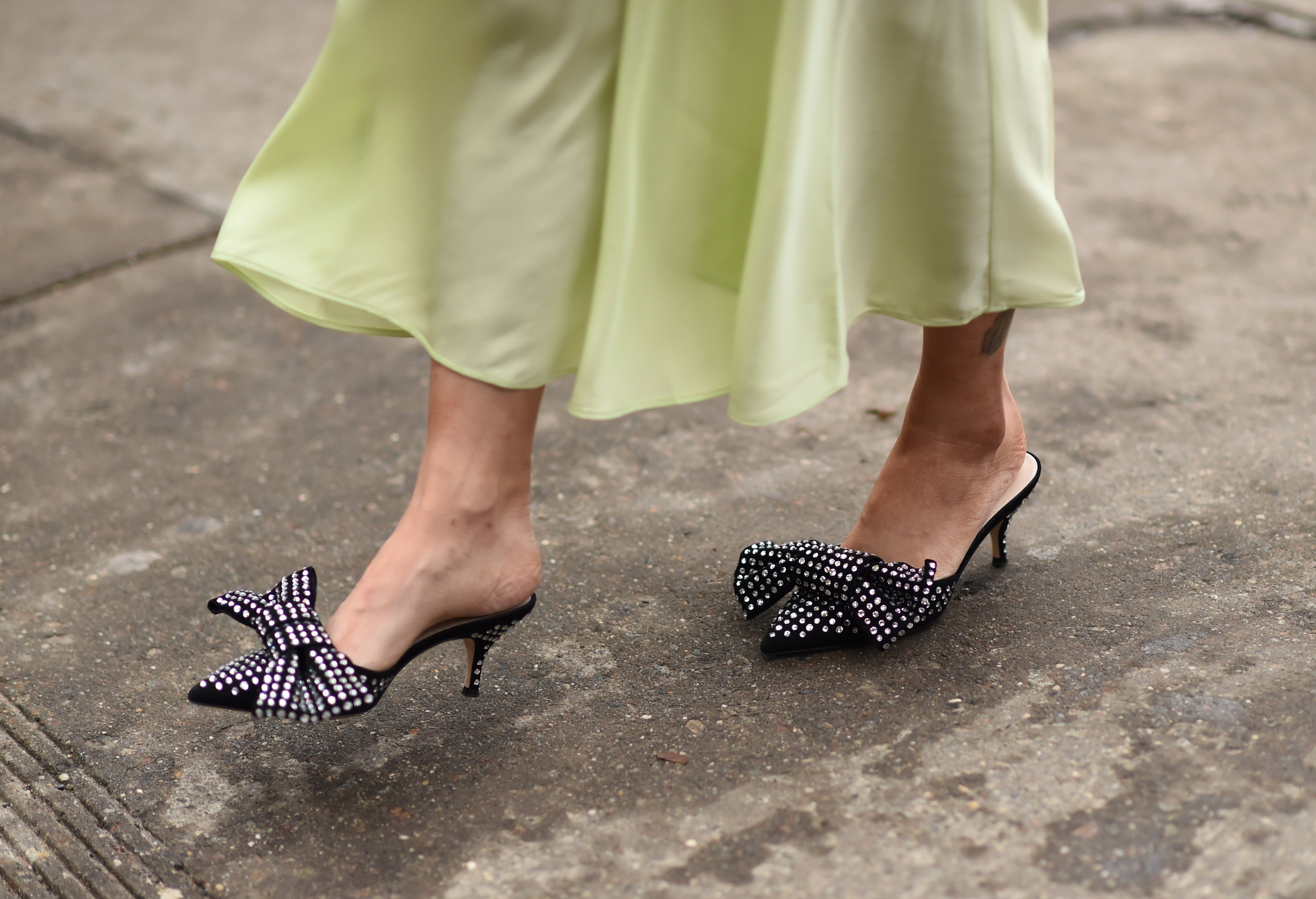 Trendy 2019: Modne i wygodne buty na wesele, w których przetańczysz całą noc!