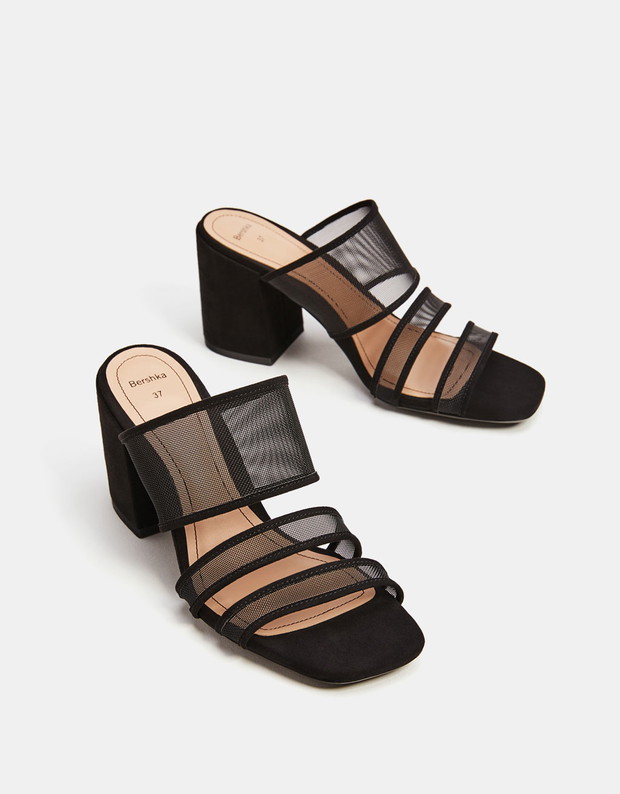 Klapki Bershka, 129 zł