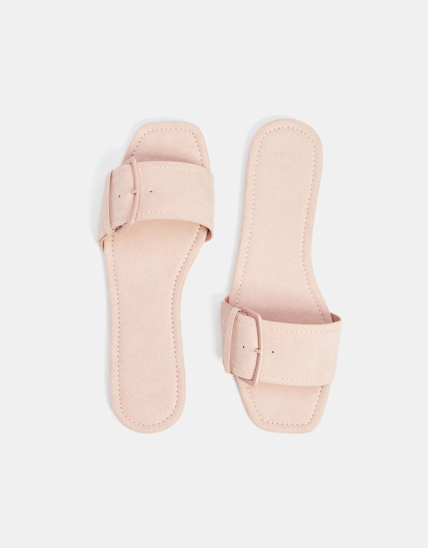 Klapki Bershka, 69,90 zł