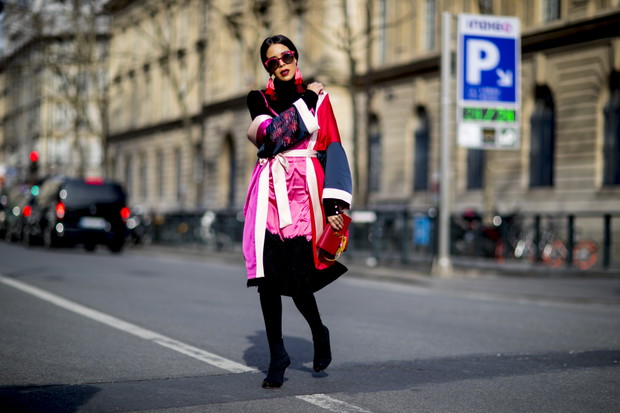 Moda uliczna podczas Paris Fashion Week jesień-zima 2018/2019