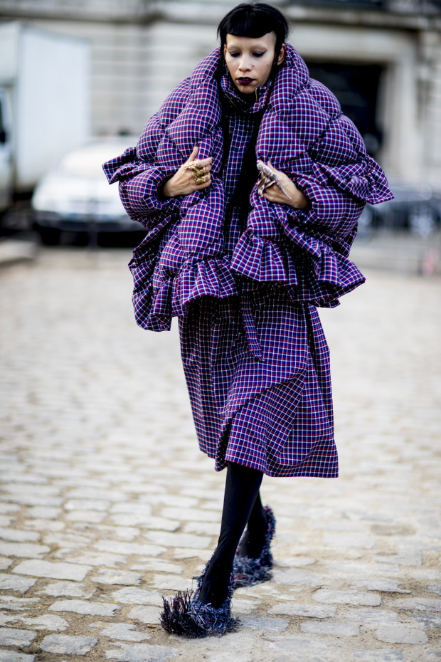 Moda uliczna podczas Paris Fashion Week jesień-zima 2018/2019