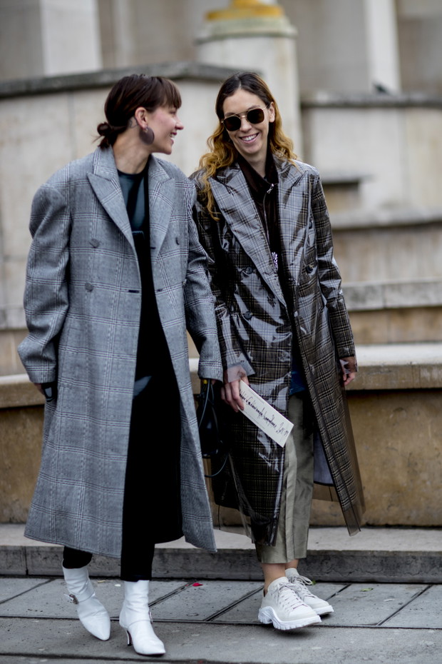 Moda uliczna podczas Paris Fashion Week jesień-zima 2018/2019