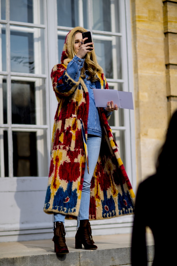 Moda uliczna podczas Paris Fashion Week jesień-zima 2018/2019