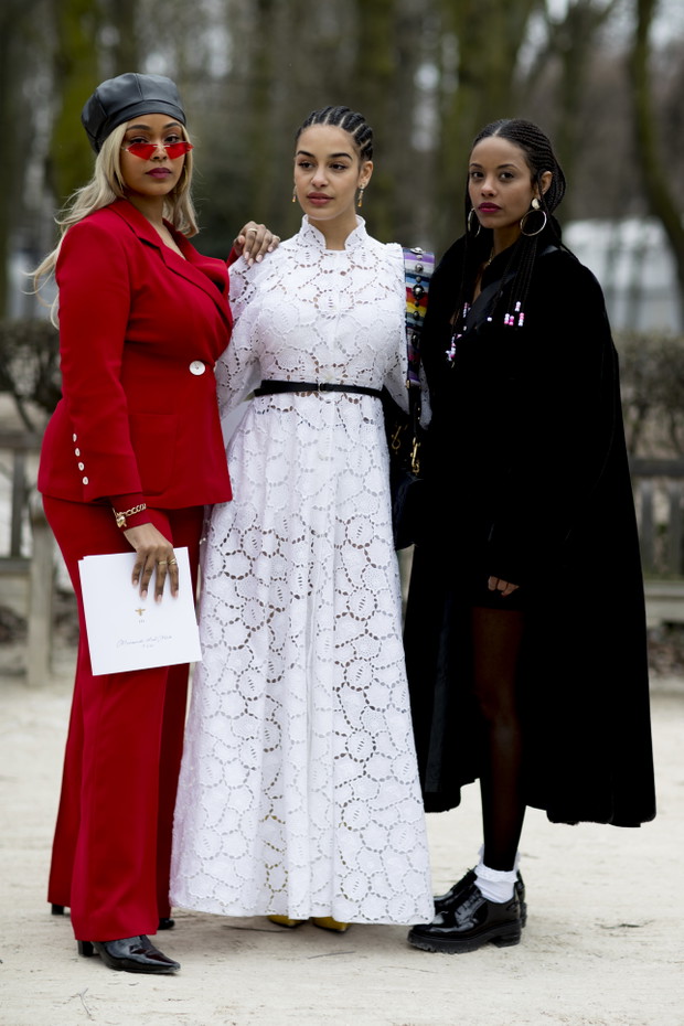 Moda uliczna podczas Paris Fashion Week jesień-zima 2018/2019