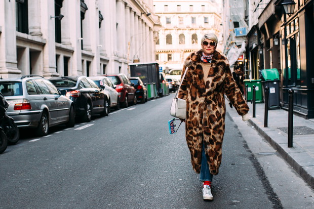 Moda uliczna podczas Paris Fashion Week jesień-zima 2018/2019