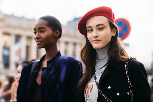 Moda uliczna podczas Paris Fashion Week jesień-zima 2018/2019