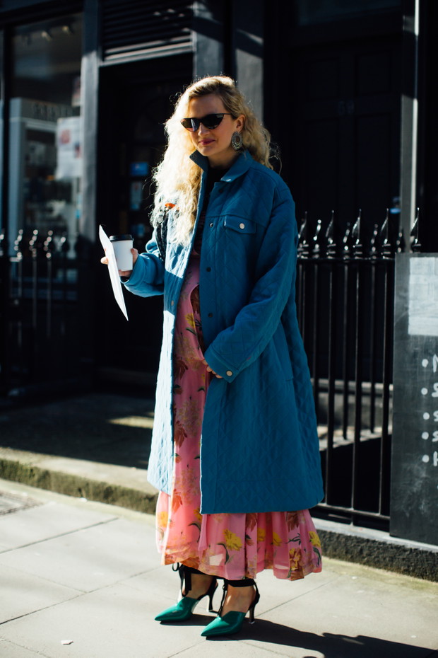 Najlepsze stylizacje mody ulicznej podczas London Fashion Week