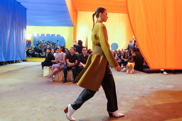 celine_914_ss16Scenografia pokazu Celine SS 2016 na Paris Fashion Week