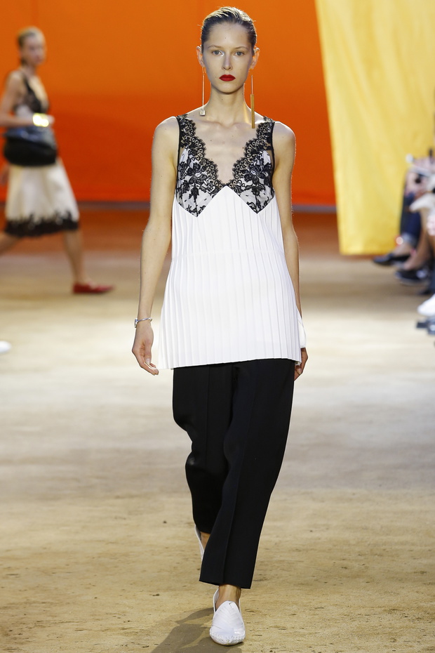 Pokaz kolekcji Celine ss 2016 na Paris Fashion Week_MON0052