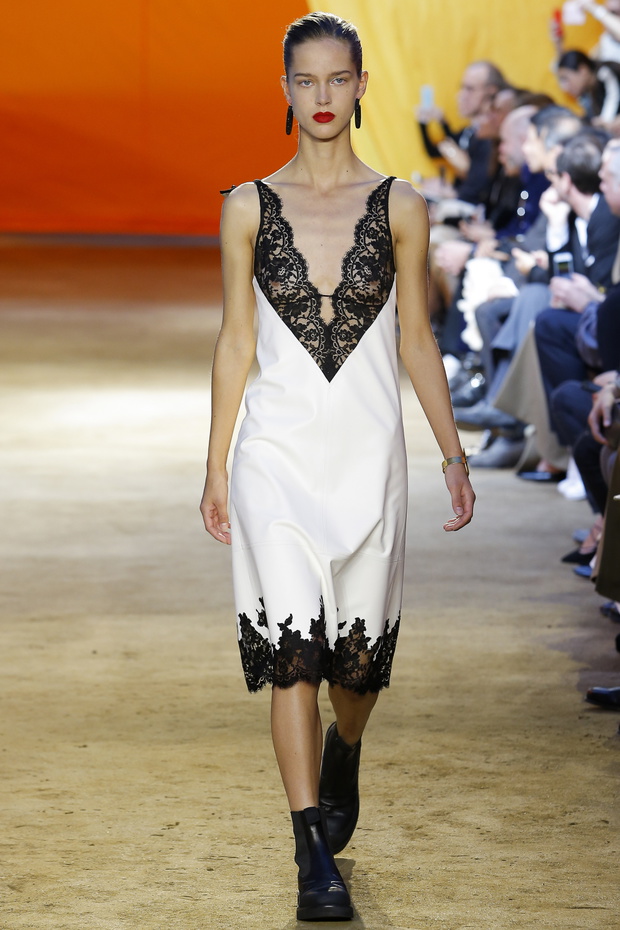 Pokaz kolekcji Celine ss 2016 na Paris Fashion Week_MON0128