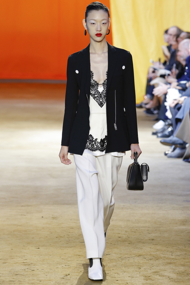 Pokaz kolekcji Celine ss 2016 na Paris Fashion Week_MON0166