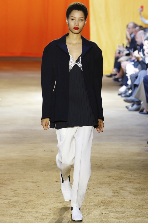 Pokaz kolekcji Celine ss 2016 na Paris Fashion Week_MON0245