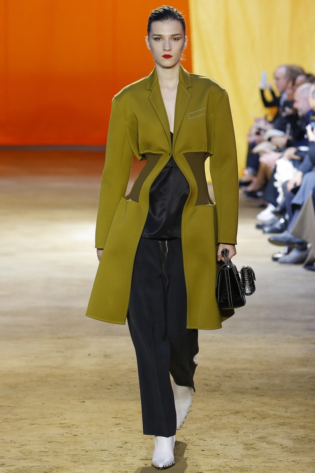 Pokaz kolekcji Celine ss 2016 na Paris Fashion Week_MON0398