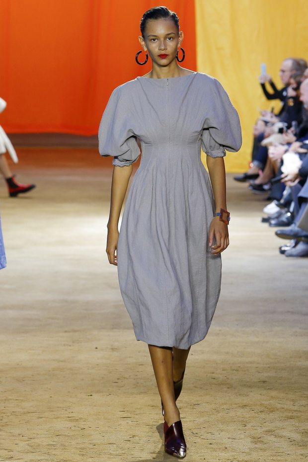 Pokaz kolekcji Celine ss 2016 na Paris Fashion Week_MON0509