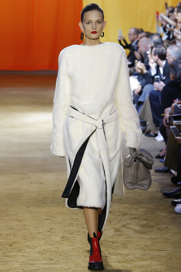 Pokaz kolekcji Celine ss 2016 na Paris Fashion Week_MON0538