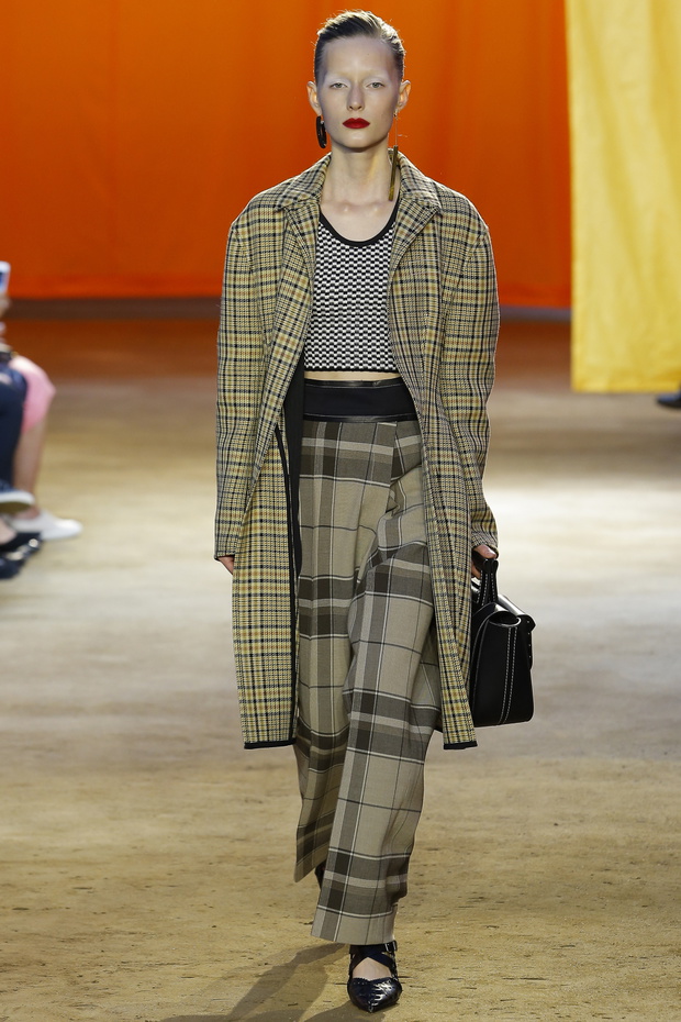 Pokaz kolekcji Celine ss 2016 na Paris Fashion Week_MON0767