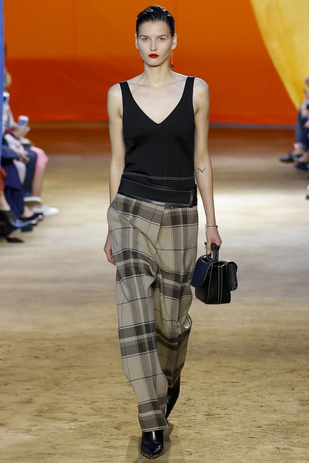Pokaz kolekcji Celine ss 2016 na Paris Fashion Week_MON0868