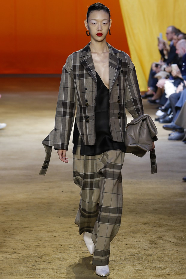 Pokaz kolekcji Celine ss 2016 na Paris Fashion Week_MON0896