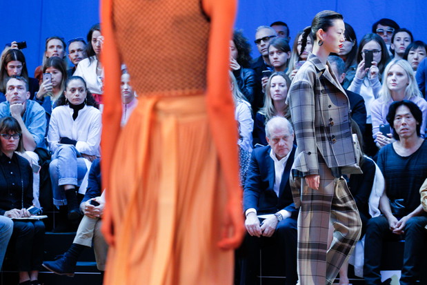 Scenografia pokazu Celine SS 2016 na Paris Fashion Weekceline_917_ss16