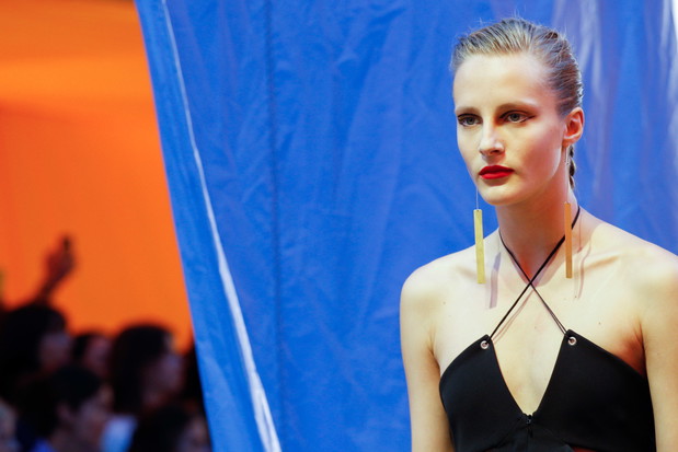 Scenografia pokazu Celine SS 2016 na Paris Fashion Weekceline_920_ss16